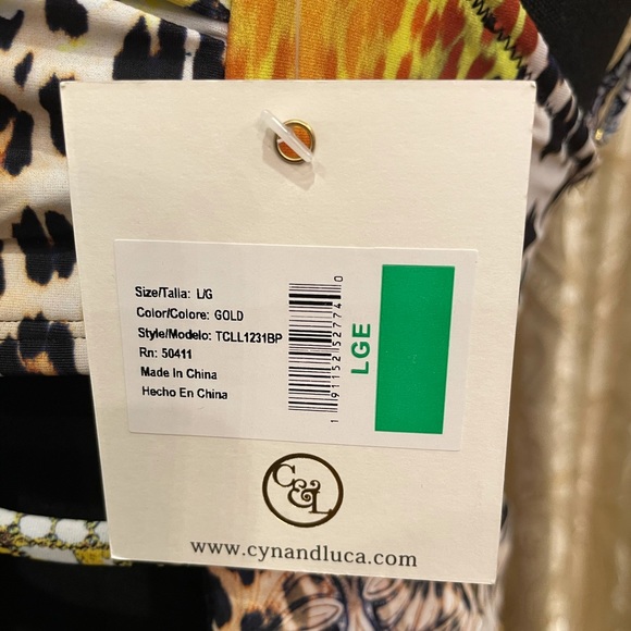 One-piece swimsuit - Picture 9 of 11